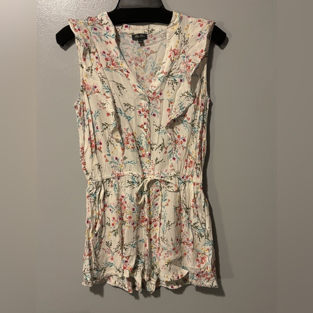 Lilly Rose Floral Romper. Size Small. Front Button And Tie.